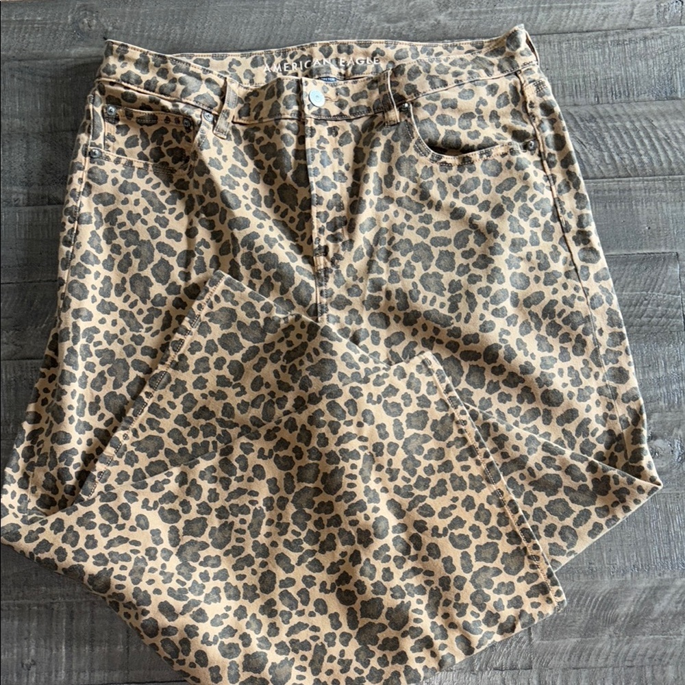 American Eagle Stovepipe Tan Leopard Print Jeans